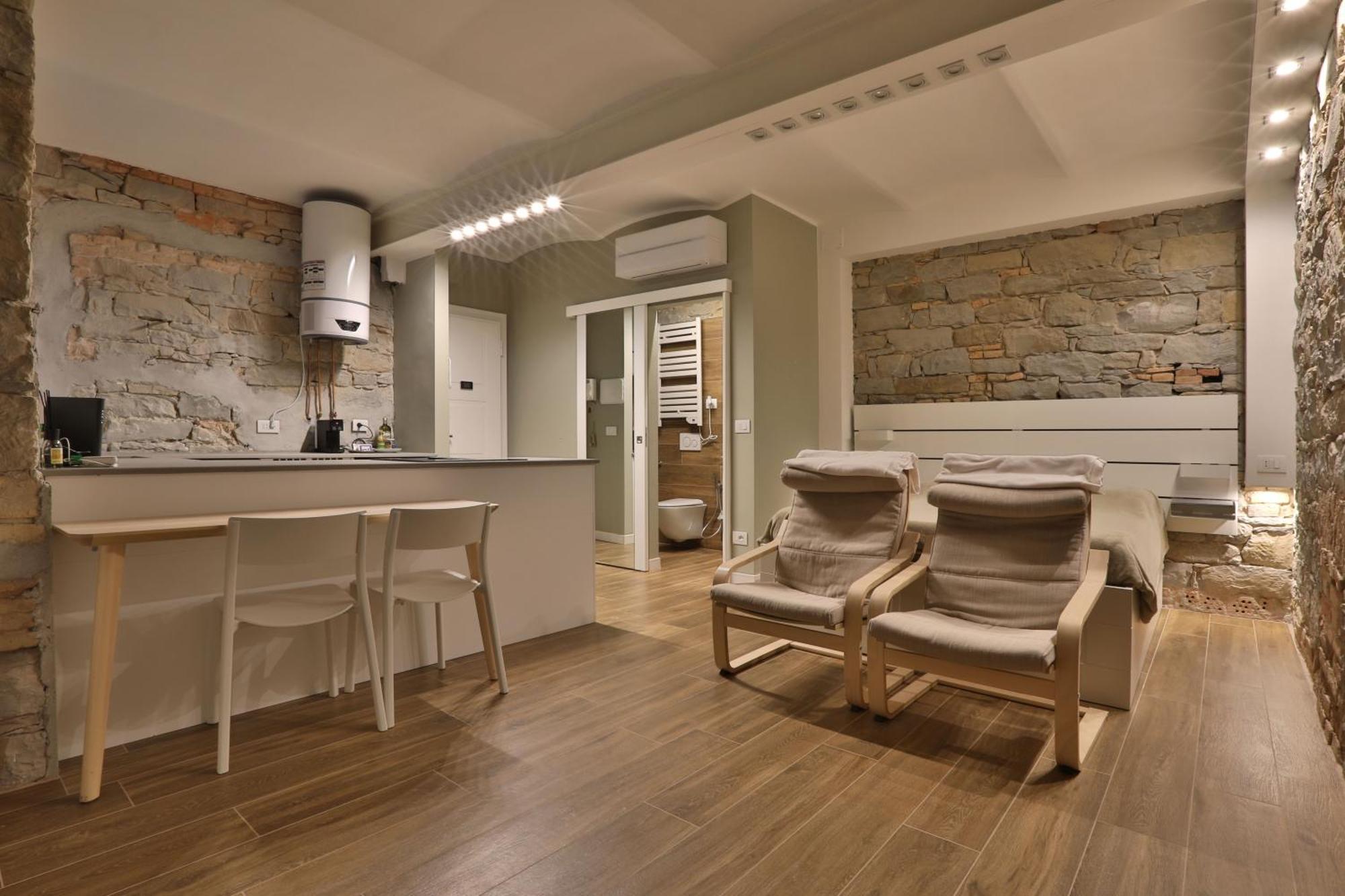 Da Kevin Apartment Trieste Bagian luar foto
