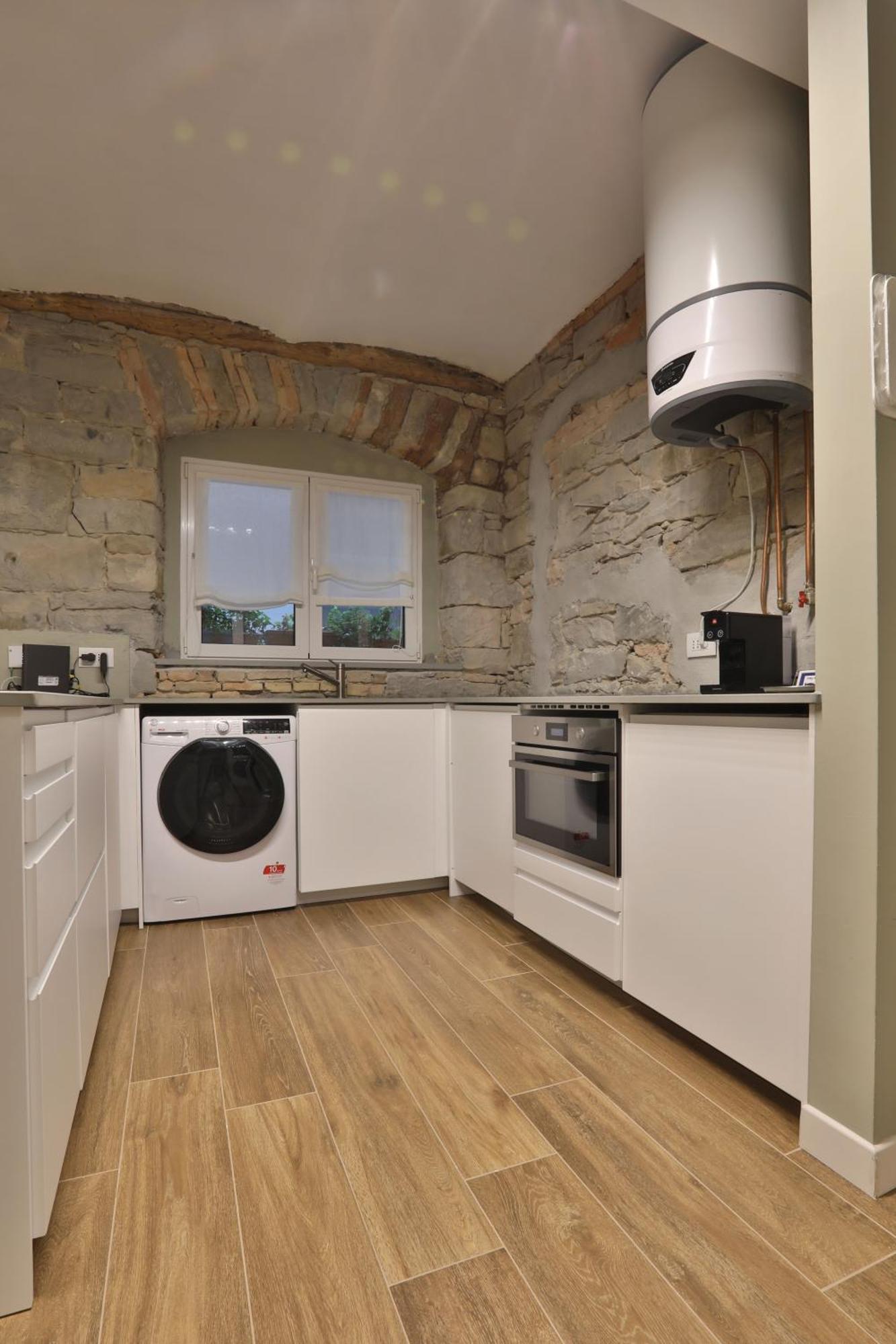 Da Kevin Apartment Trieste Bagian luar foto